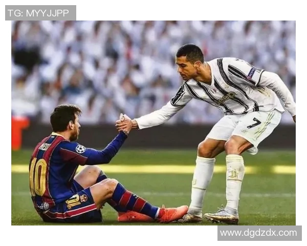 探索足球明星背后的秘密武器球星专用足球的设计与技术革新