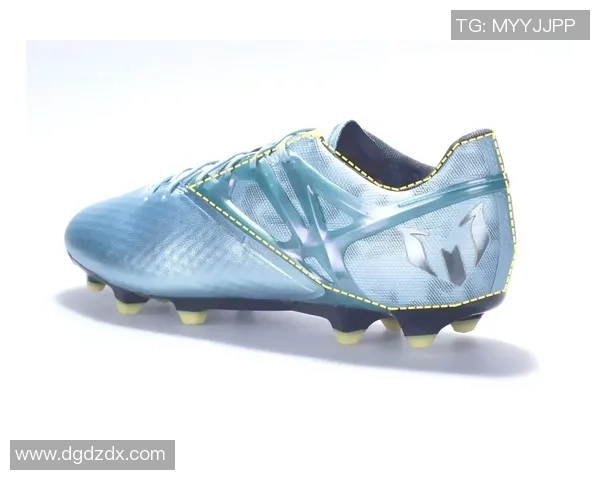 球场之星:解析足球巨星脚下的神鞋与背后的科技创新