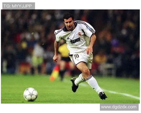 现代足球球星的多重身份与全球影响力分析