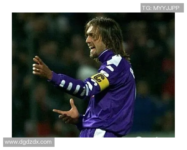 被足球踢三次的球星经历:从意外到传奇的成长与反思